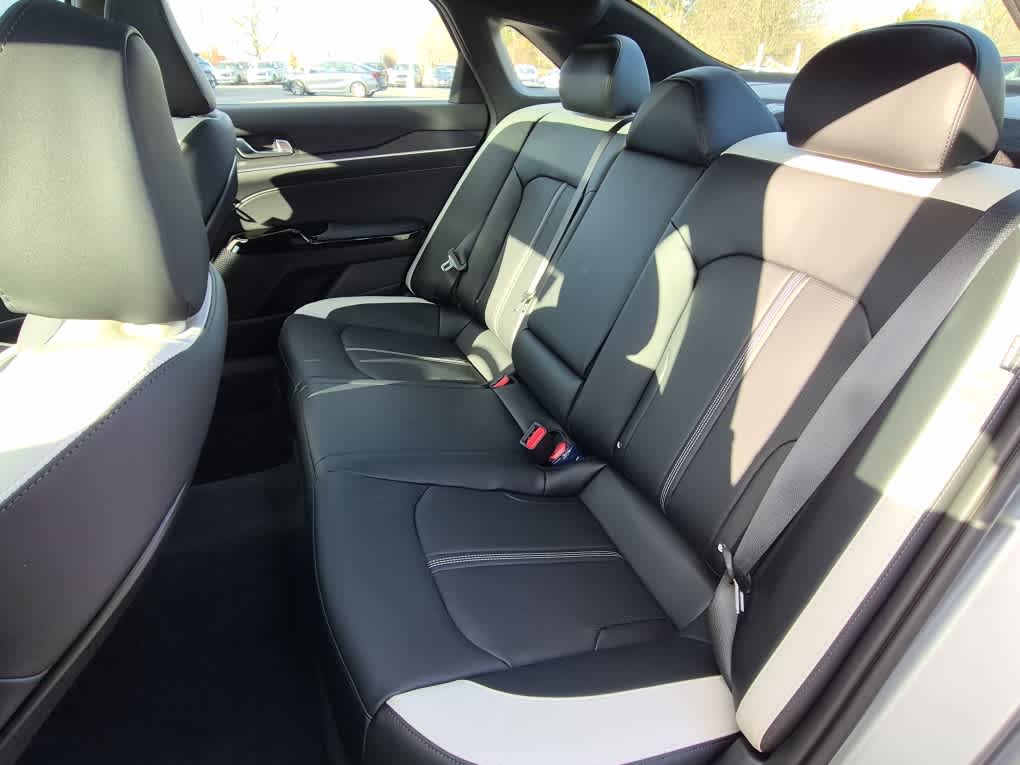 2026 Kia K5 GT-Line - Photo 6