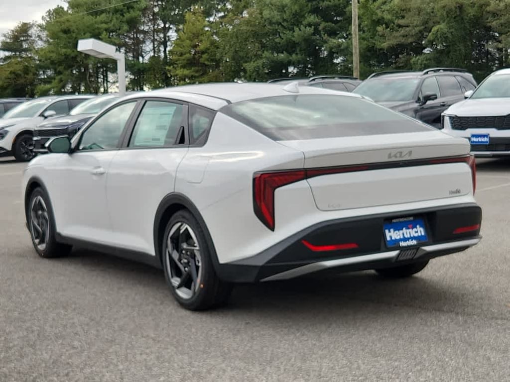 New 2025 Kia K4 EX FWD