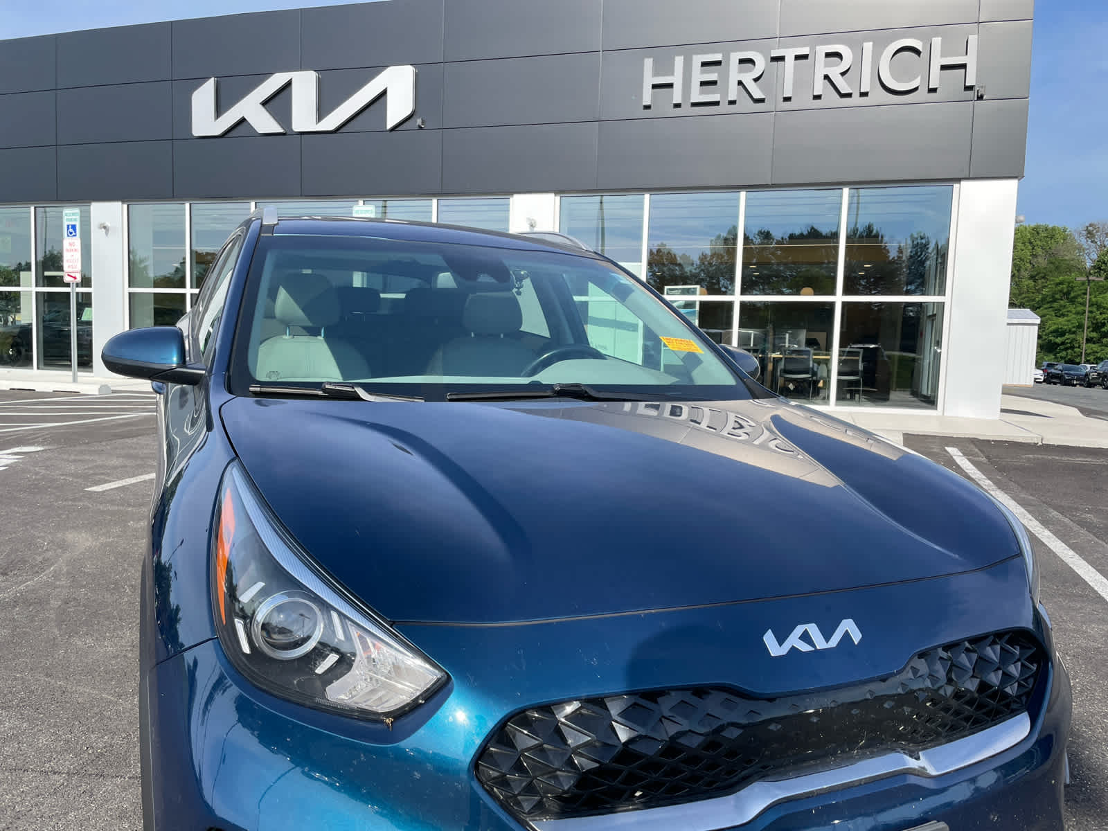 Used 2022 Kia Niro LXS SE with VIN KNDCB3LC2N5512691 for sale in Easton, MD