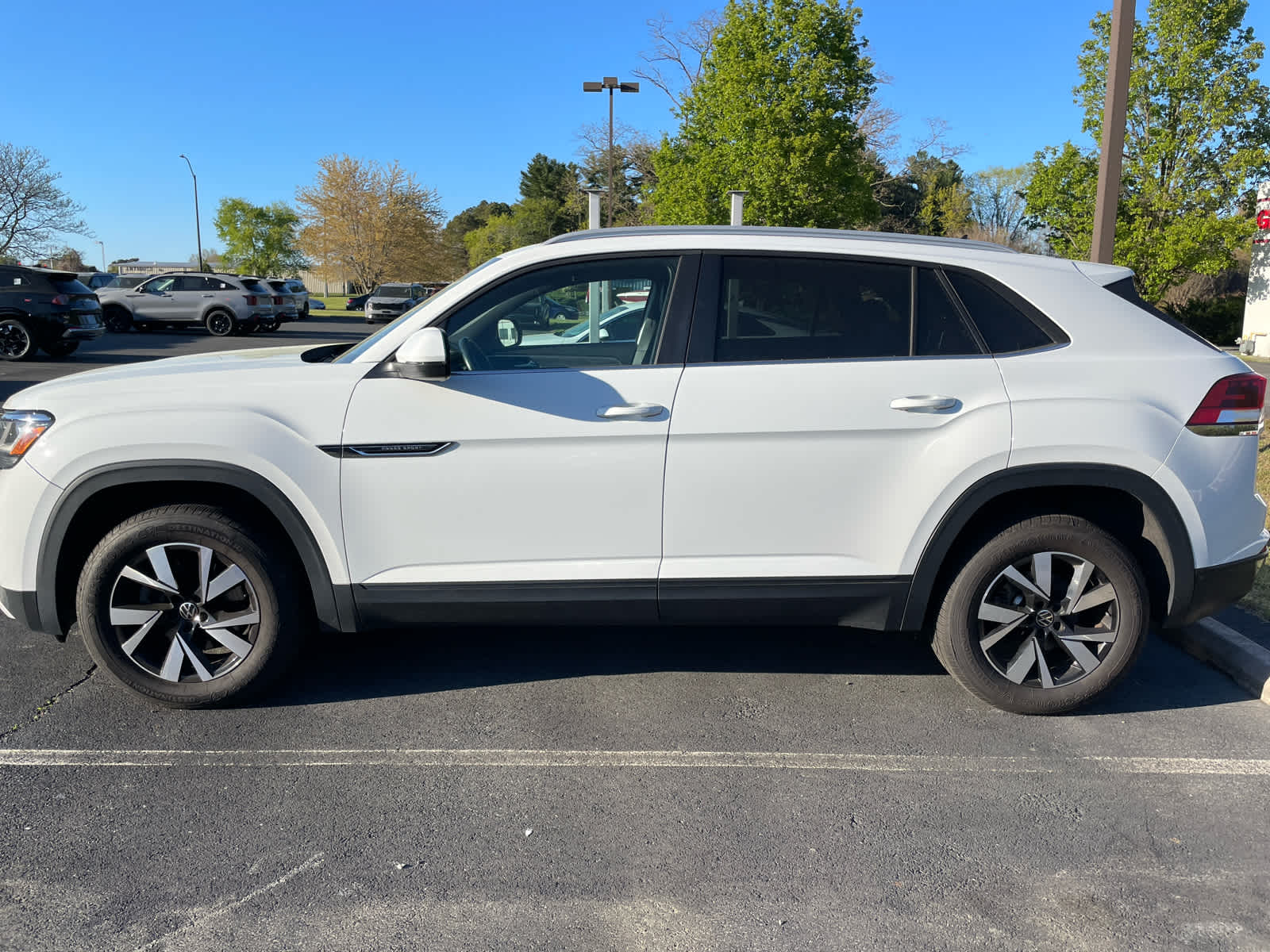Used 2020 Volkswagen Atlas Cross Sport SE with VIN 1V24C2CA9LC206931 for sale in Easton, MD