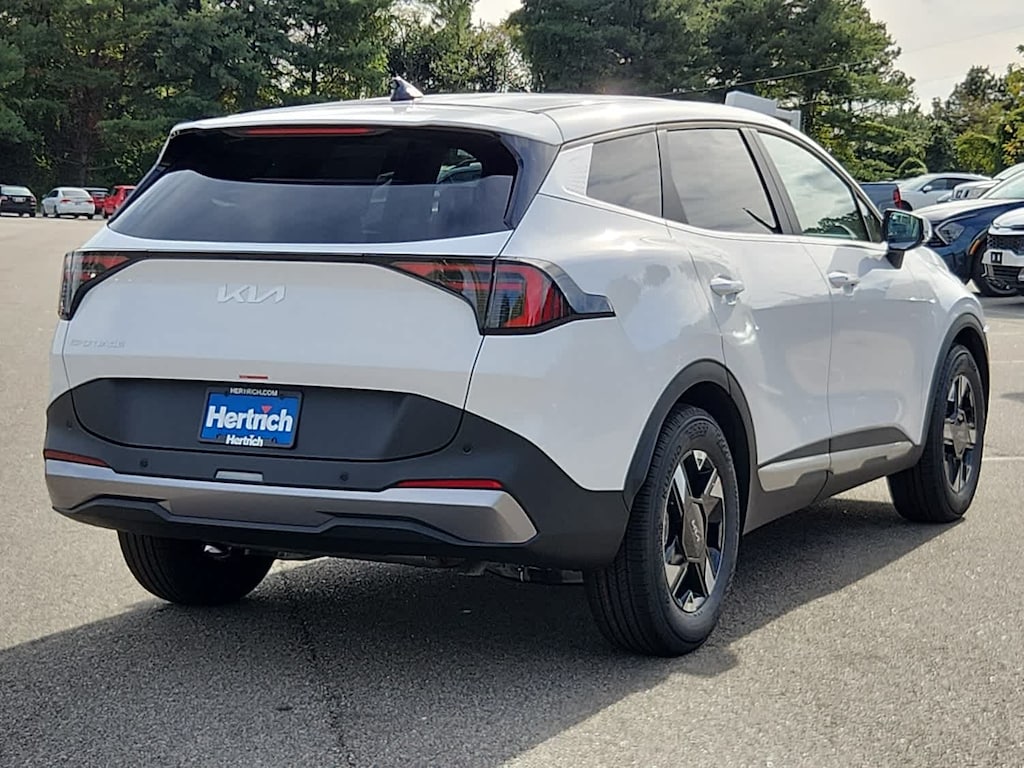 New 2026 Kia Sportage LX FWD