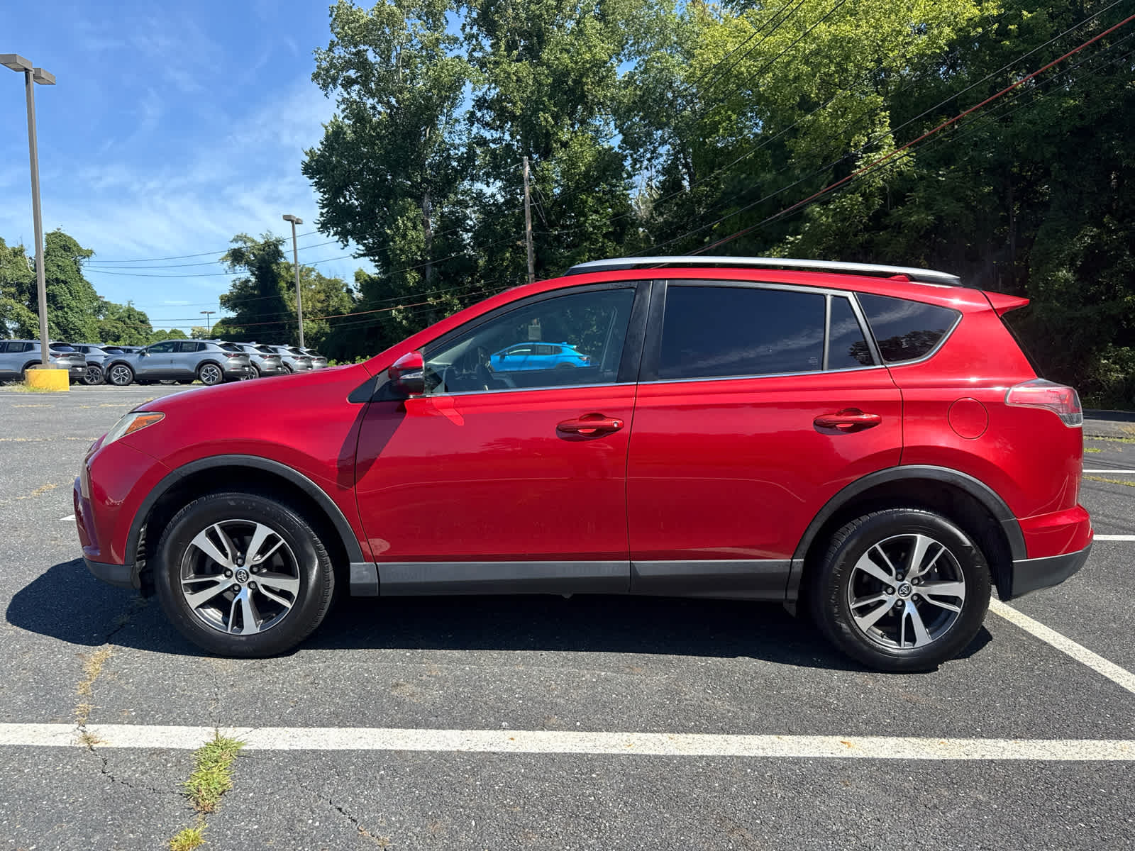 Used 2017 Toyota RAV4 XLE with VIN JTMRFREV1HJ121110 for sale in Easton, MD