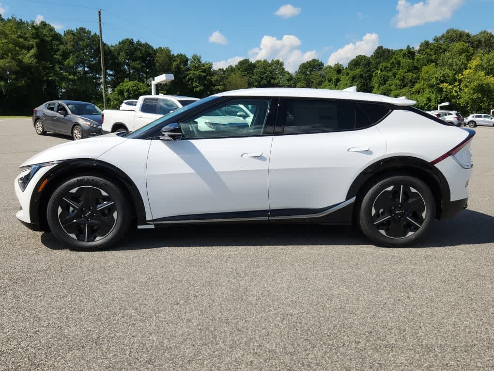 2025 Kia EV6 Wind - Photo 5
