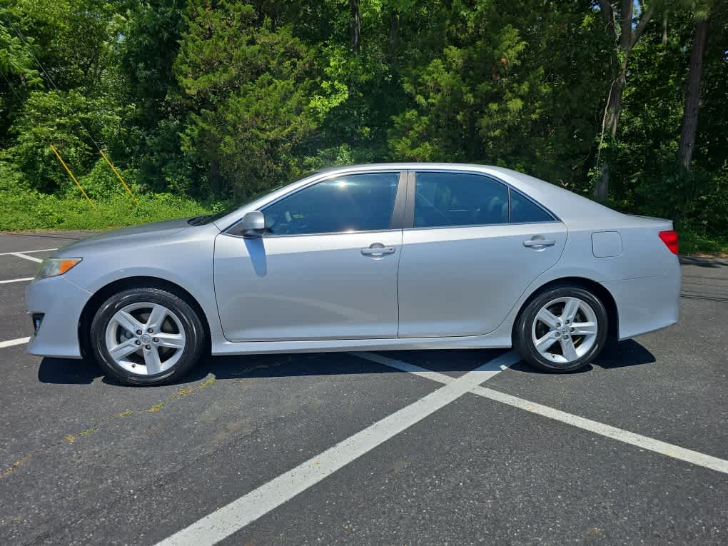 Used 2014 Toyota Camry LE with VIN 4T1BF1FK8EU443689 for sale in Easton, MD