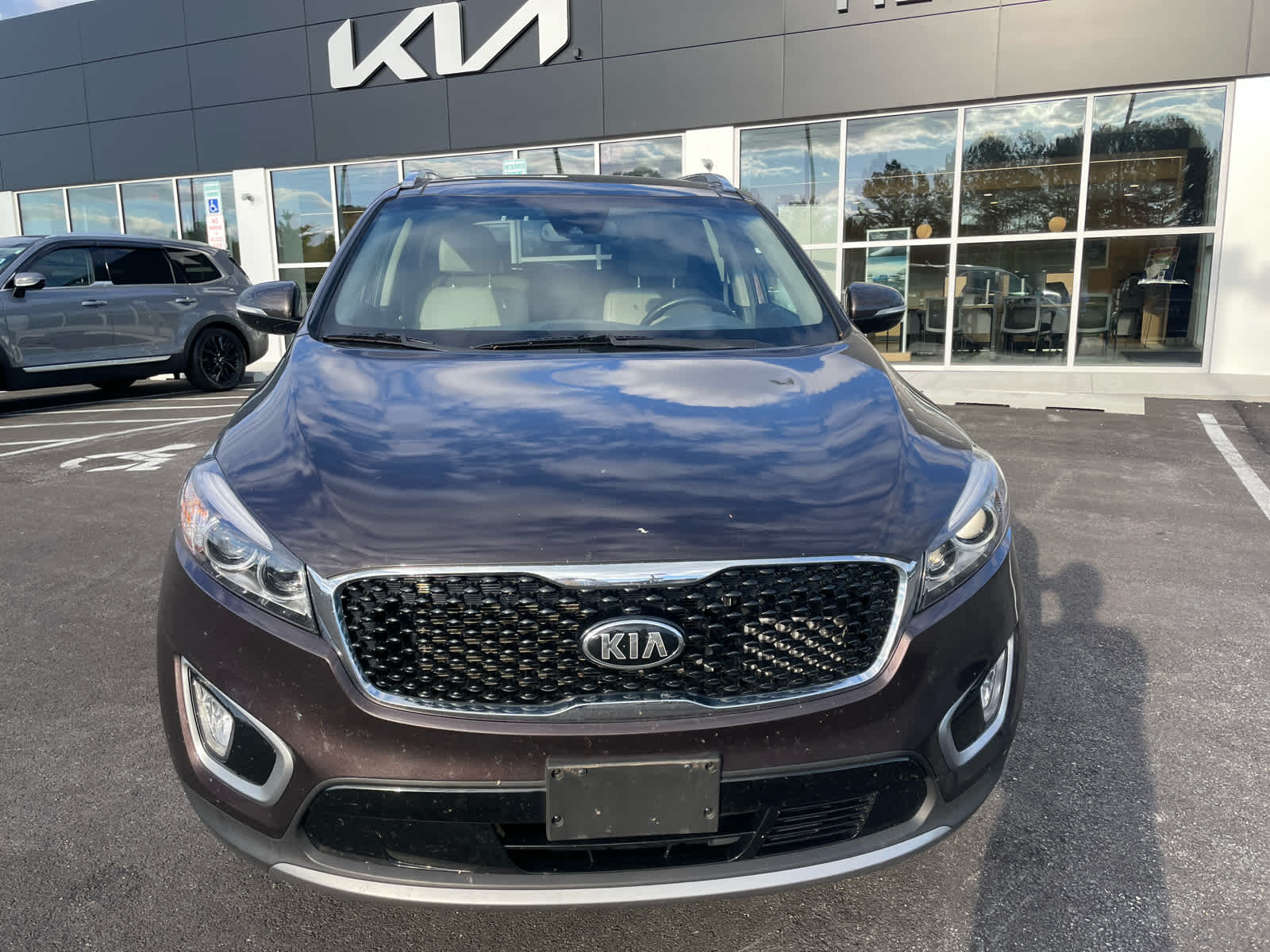 Used 2018 Kia Sorento EX with VIN 5XYPHDA11JG353588 for sale in Easton, MD