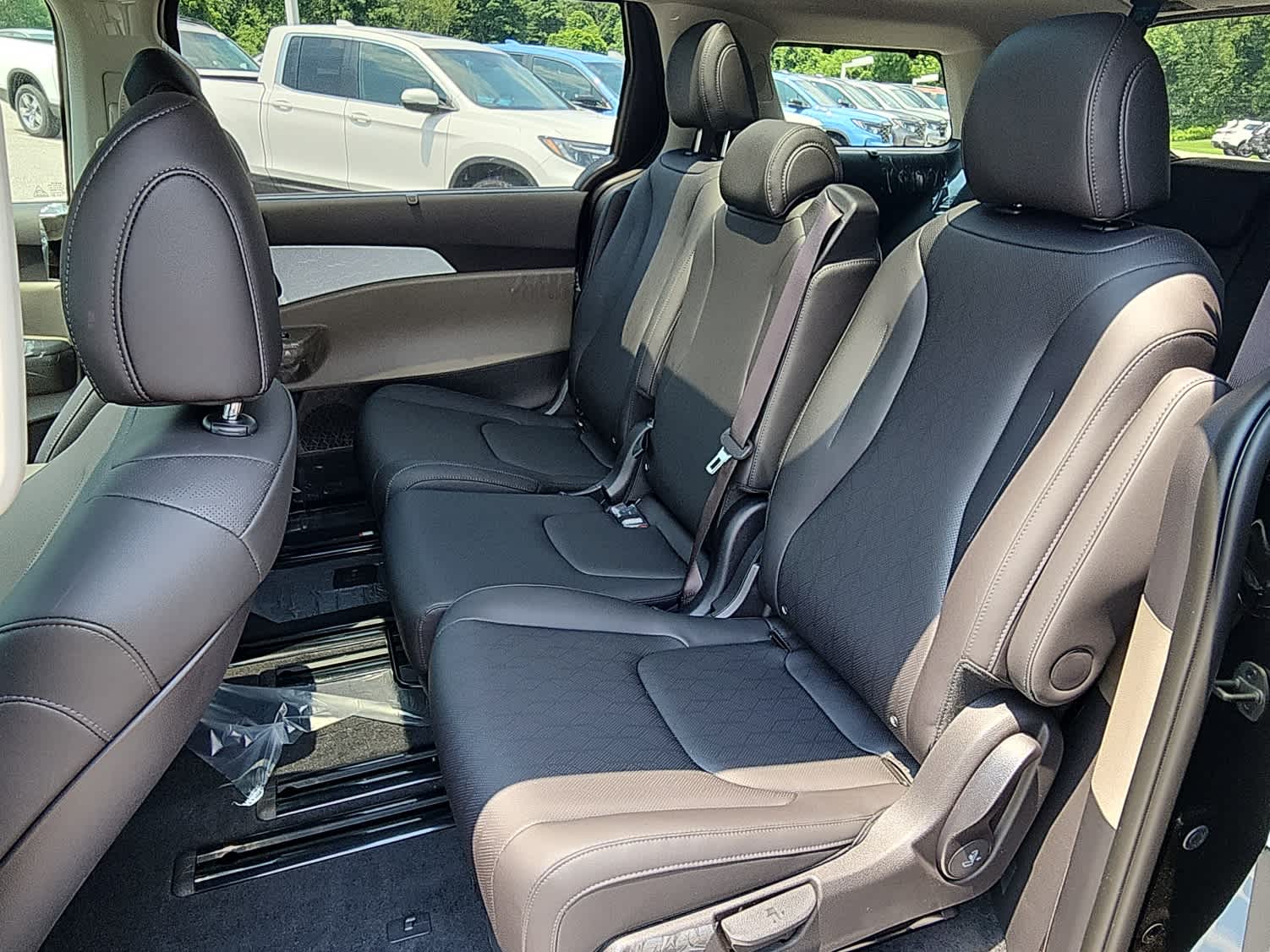 2026 Kia Carnival SX - Photo 8