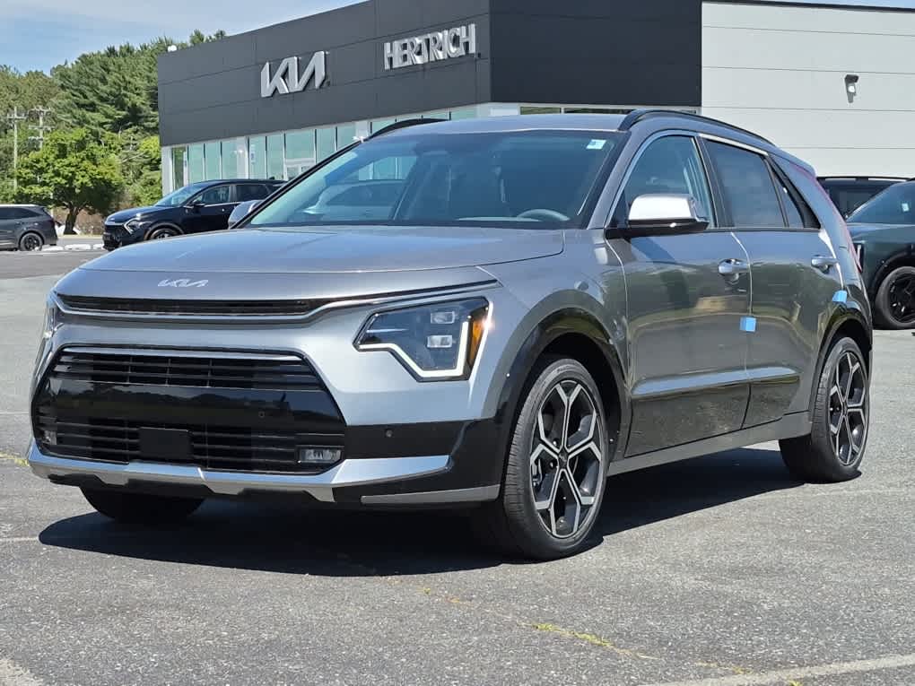 2026 Kia Niro SX Touring HEV's photo