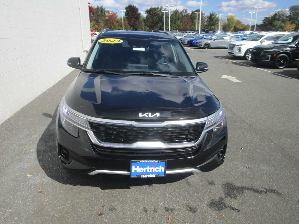 Used 2023 Kia Seltos S IVT AWD