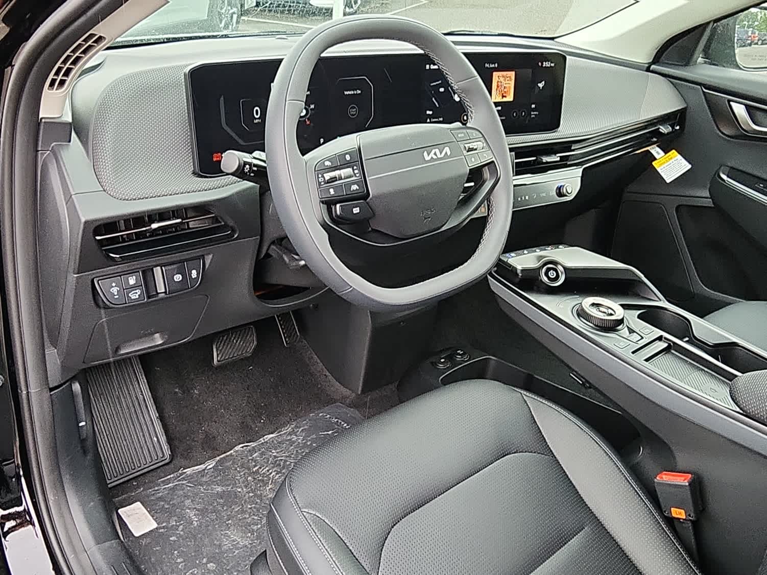 2025 Kia EV6 Wind - Photo 11