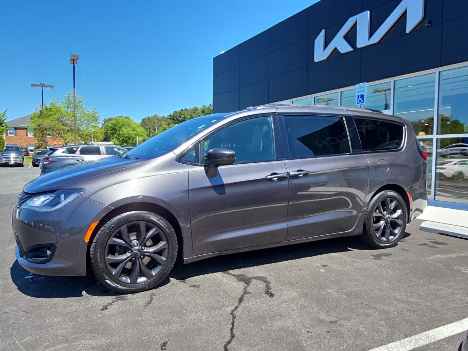 Used 2018 Chrysler Pacifica Touring L Plus with VIN 2C4RC1EG1JR158848 for sale in Easton, MD