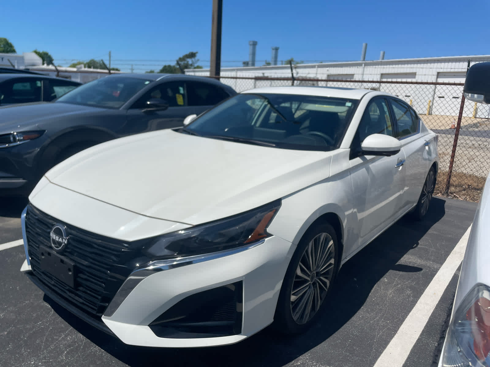 2024 Nissan Altima 2.5 SL's photo