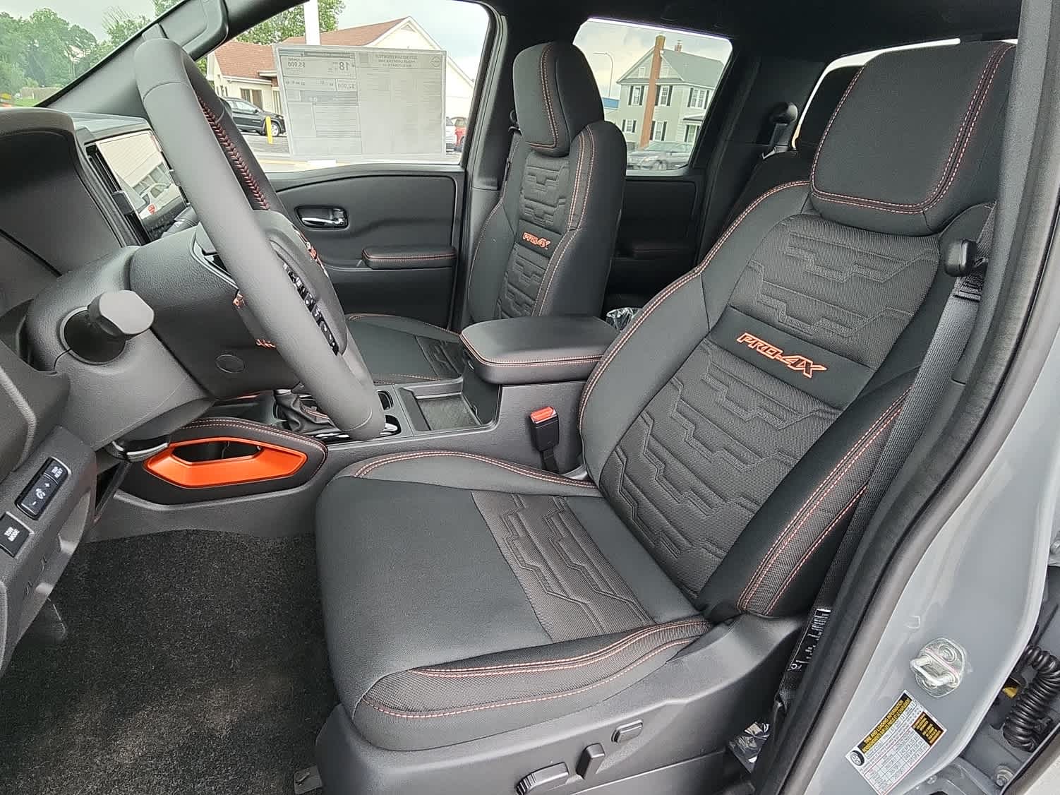 2025 Nissan Frontier PRO-4X - Photo 10