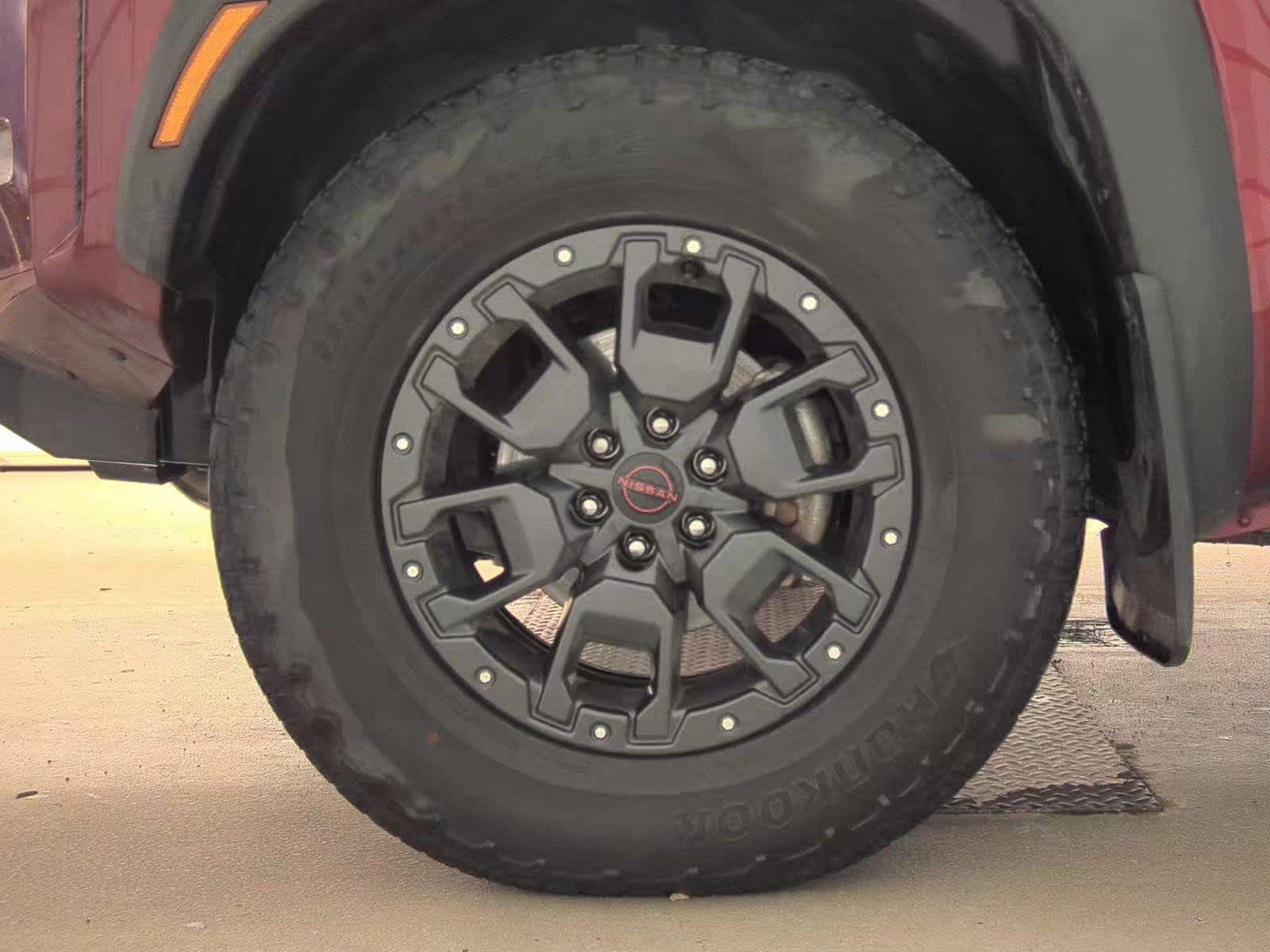 2023 Nissan Frontier PRO-4X Crew Cab photo 2