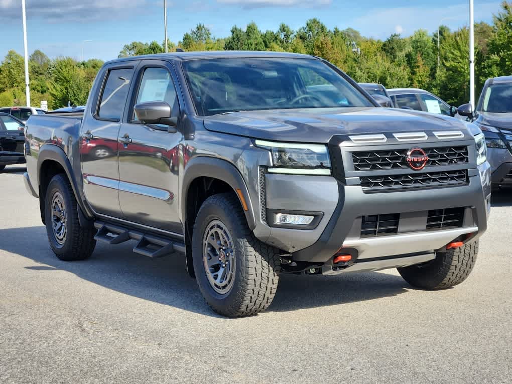 2026 Nissan Frontier PRO-4X Crew Cab photo 2