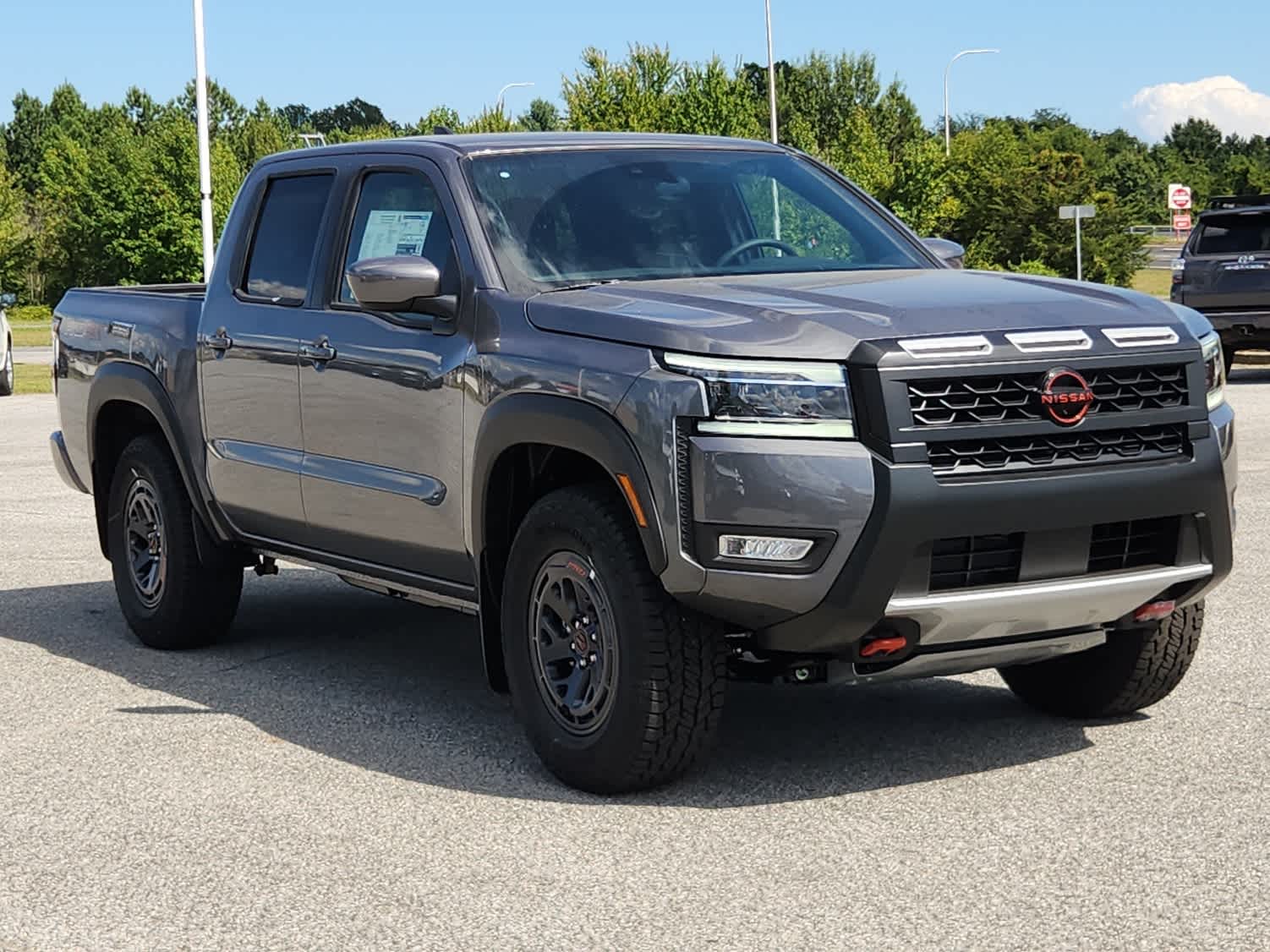 2025 Nissan Frontier Crew Cab PRO-4X photo 2