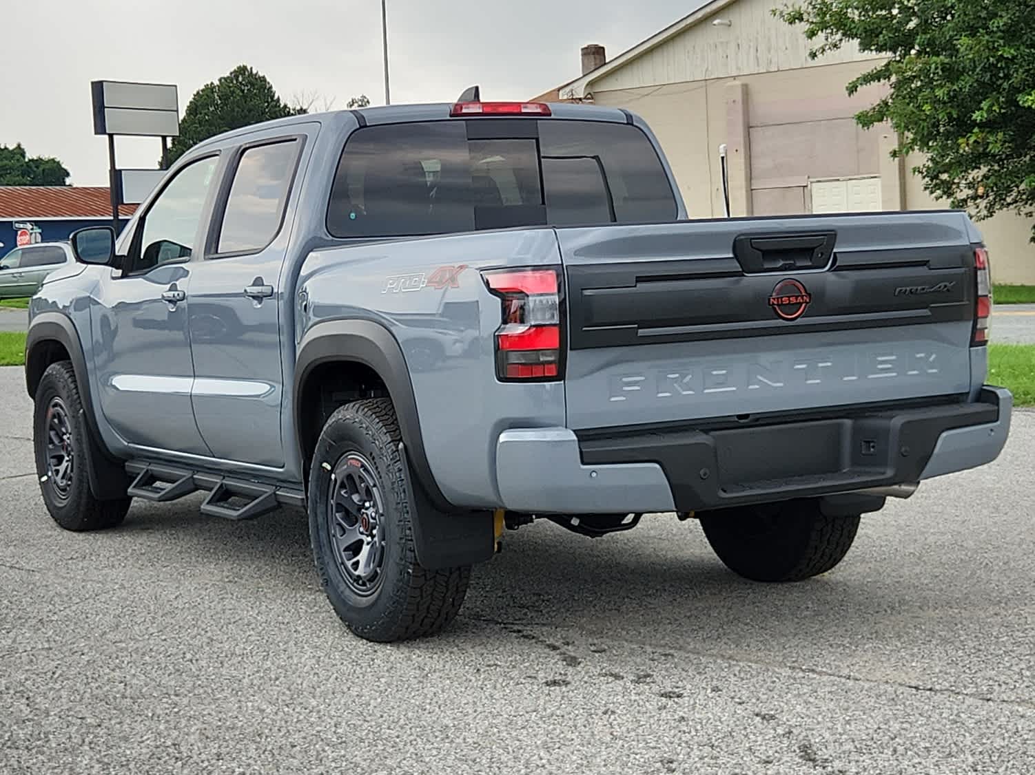 2025 Nissan Frontier PRO-4X Crew Cab photo 4