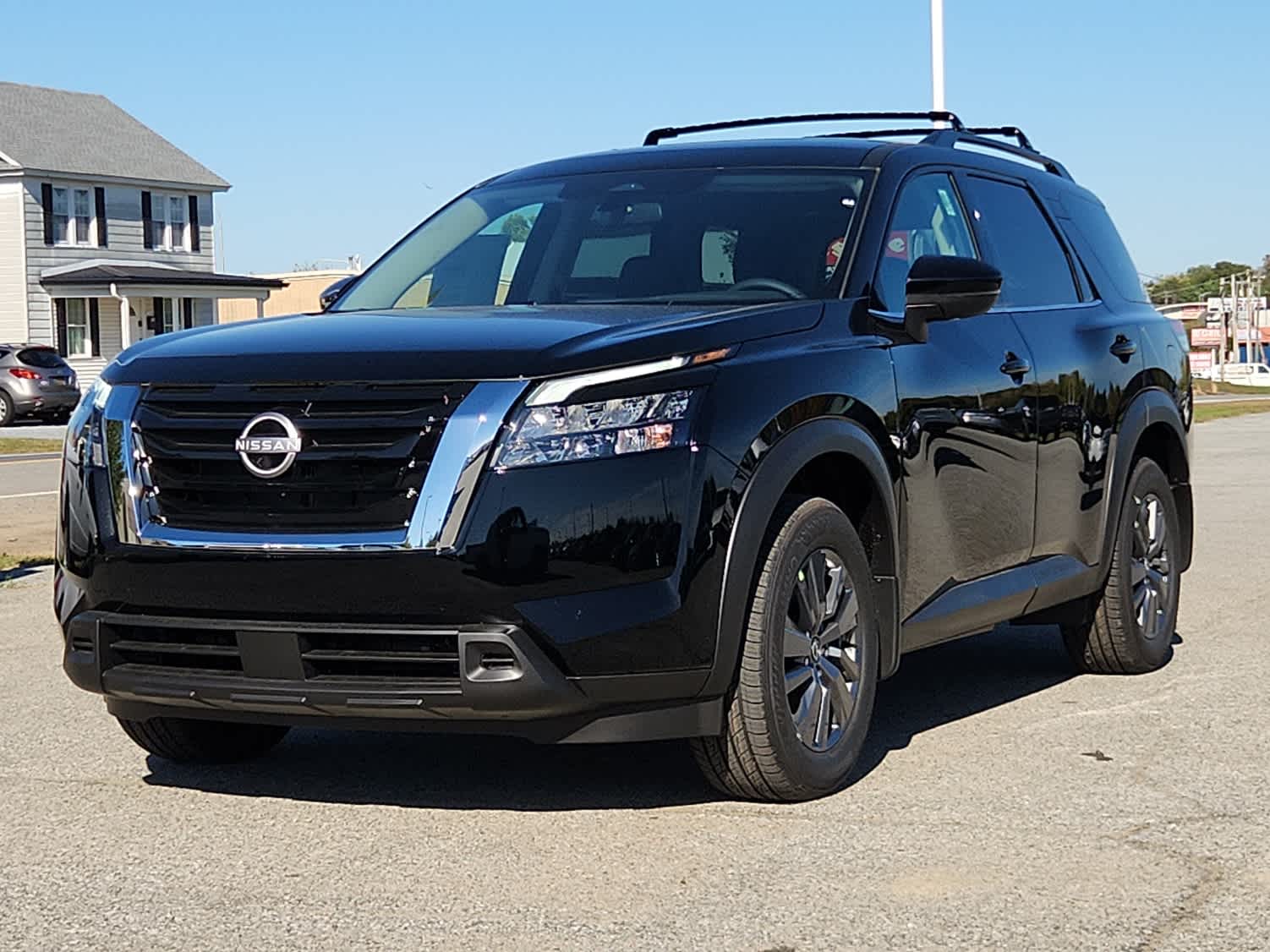 2025 Nissan Pathfinder SV's photo