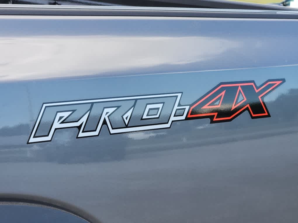 2025 Nissan Frontier PRO-4X - Photo 17