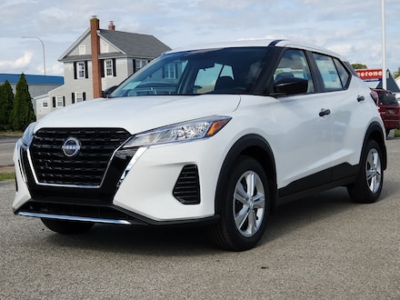 2025 Nissan Kicks Play S FWD