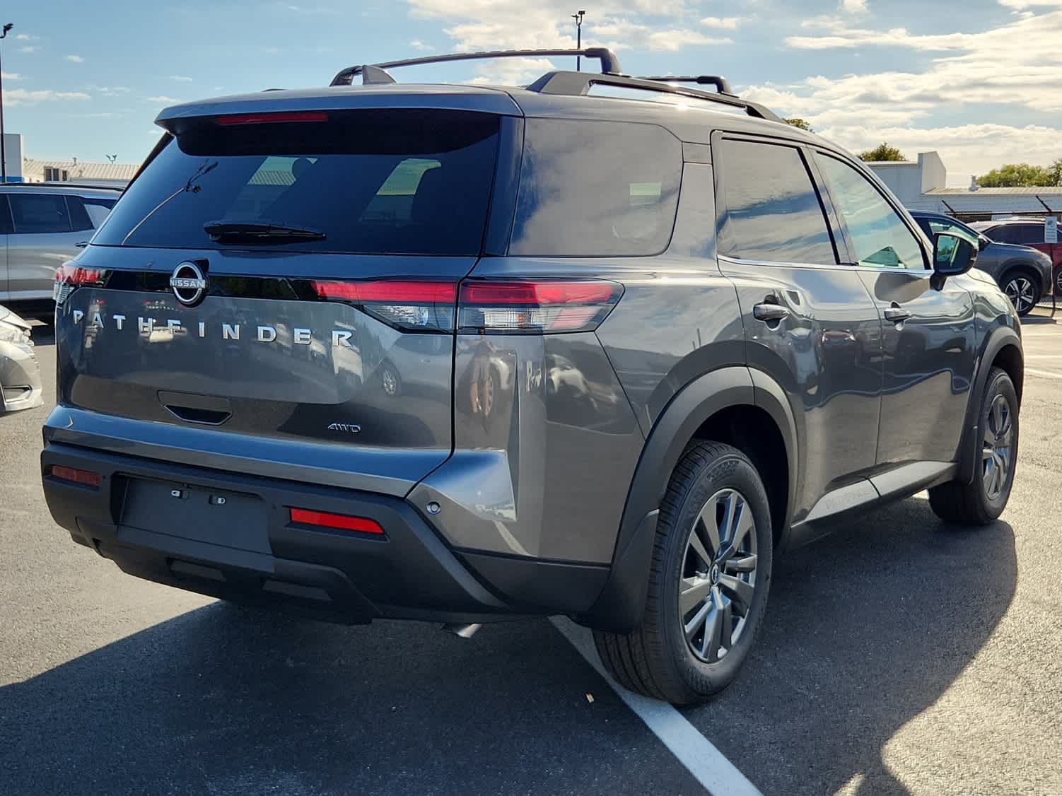 2025 Nissan Pathfinder SV photo 3