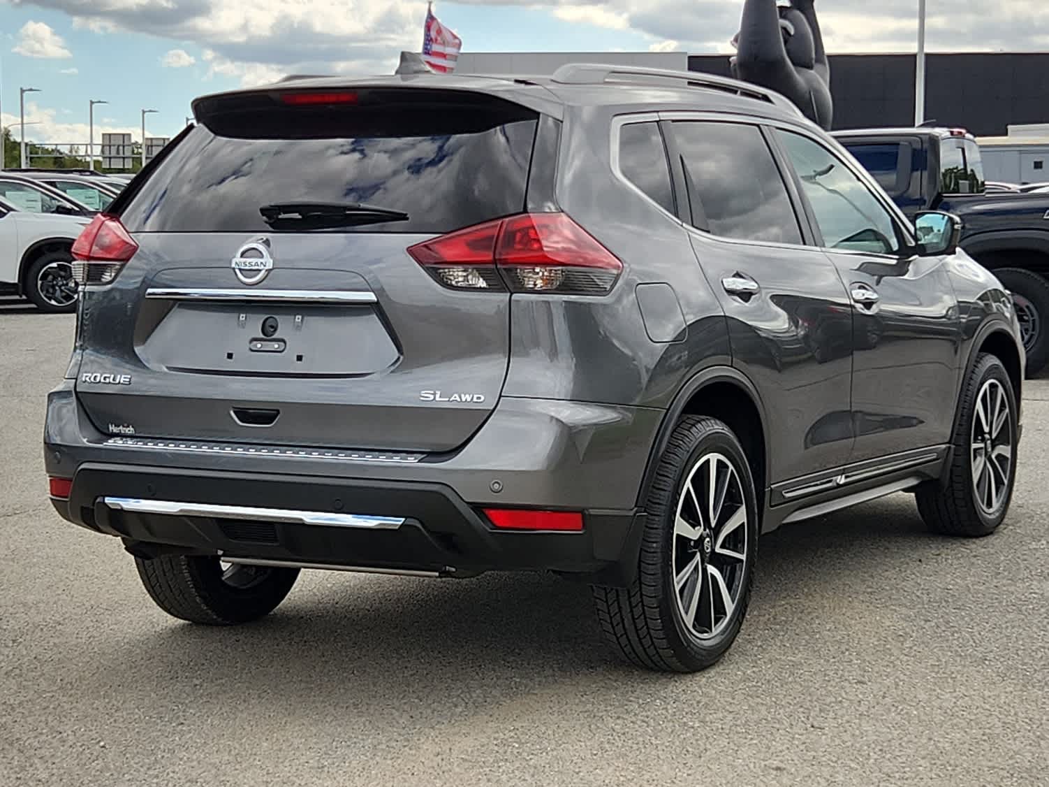 2019 Nissan Rogue SL photo 3