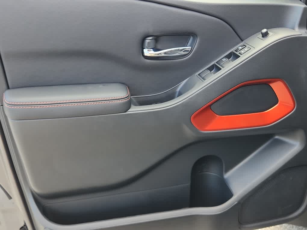 2025 Nissan Frontier PRO-4X - Photo 9
