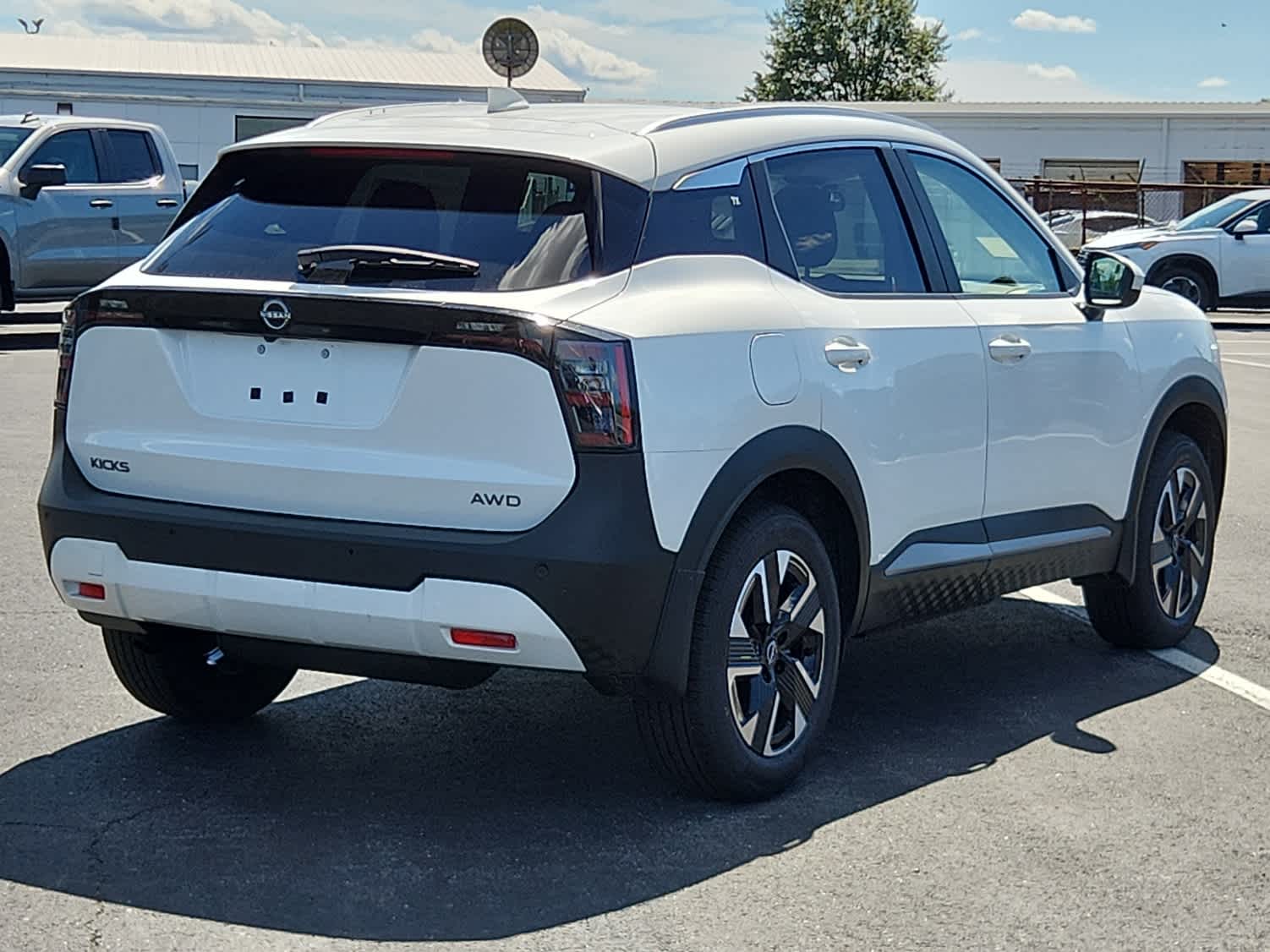 2025 Nissan Kicks SV photo 3