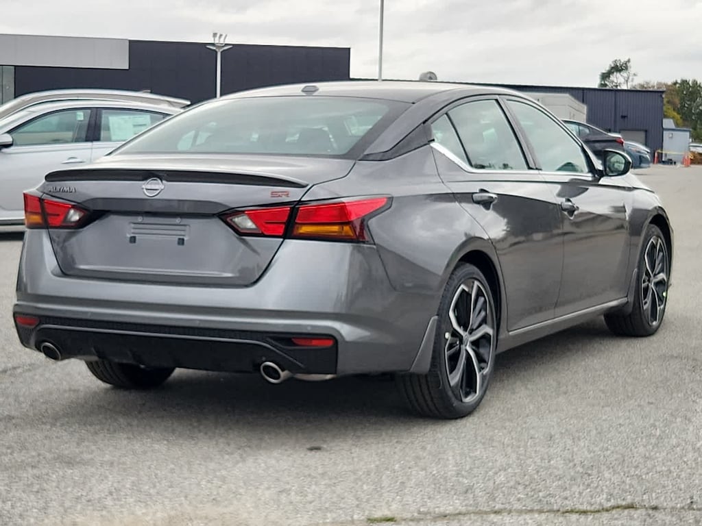 New 2025 Nissan Altima SR FWD