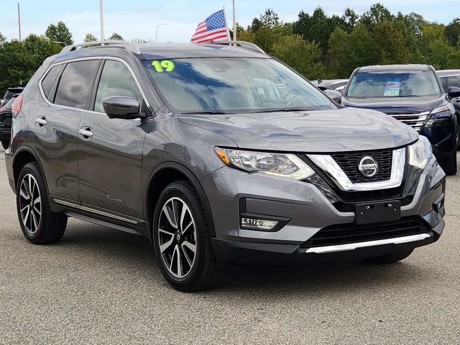 2019 Nissan Rogue SL photo 2