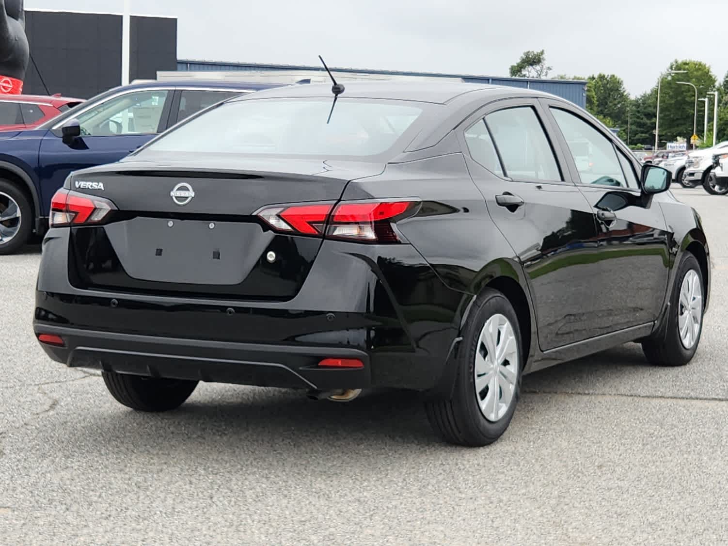 2025 Nissan Versa S photo 3