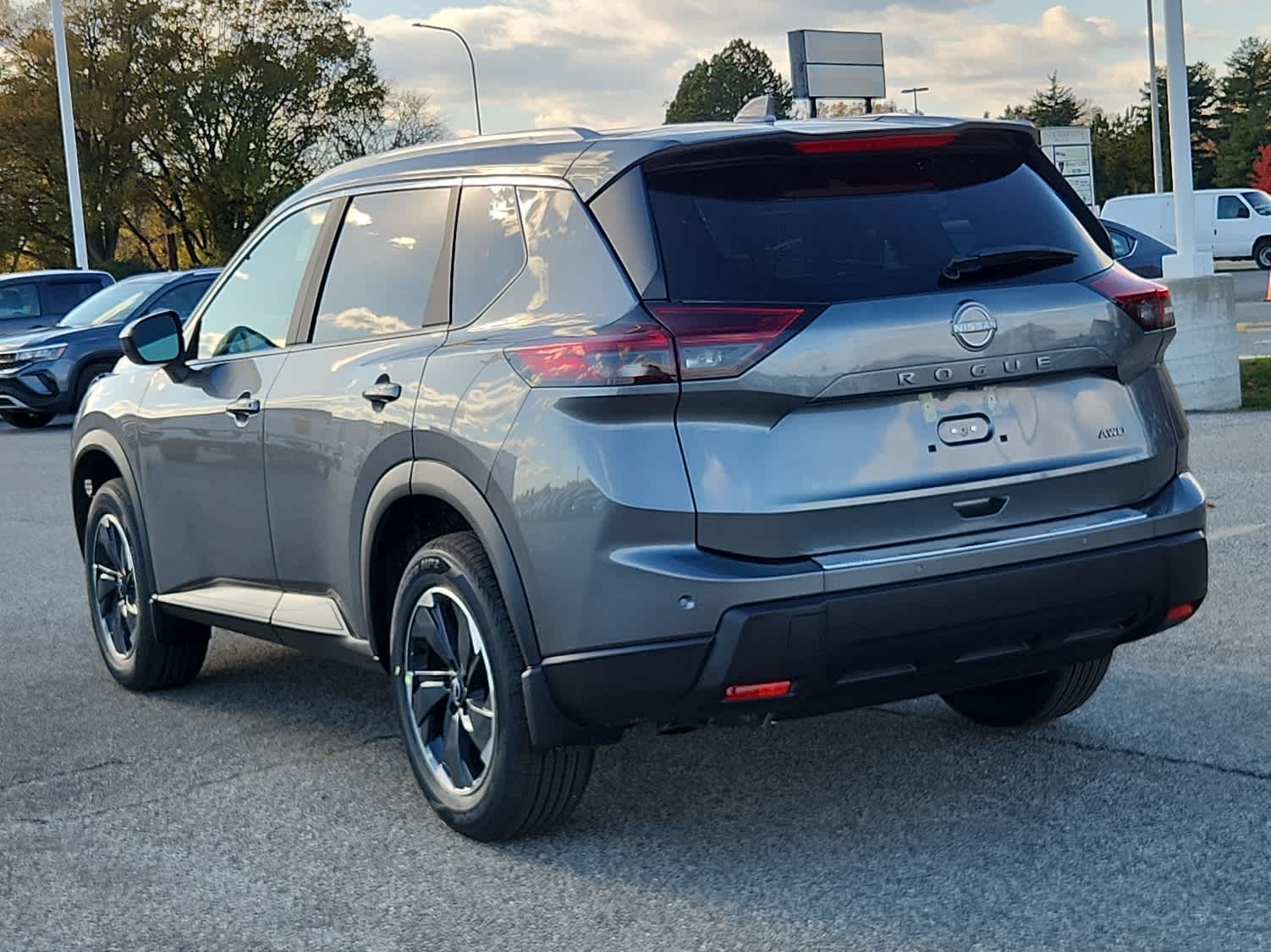 2026 Nissan Rogue SV photo 4