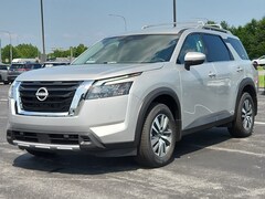 2025 Nissan Pathfinder SL 4WD