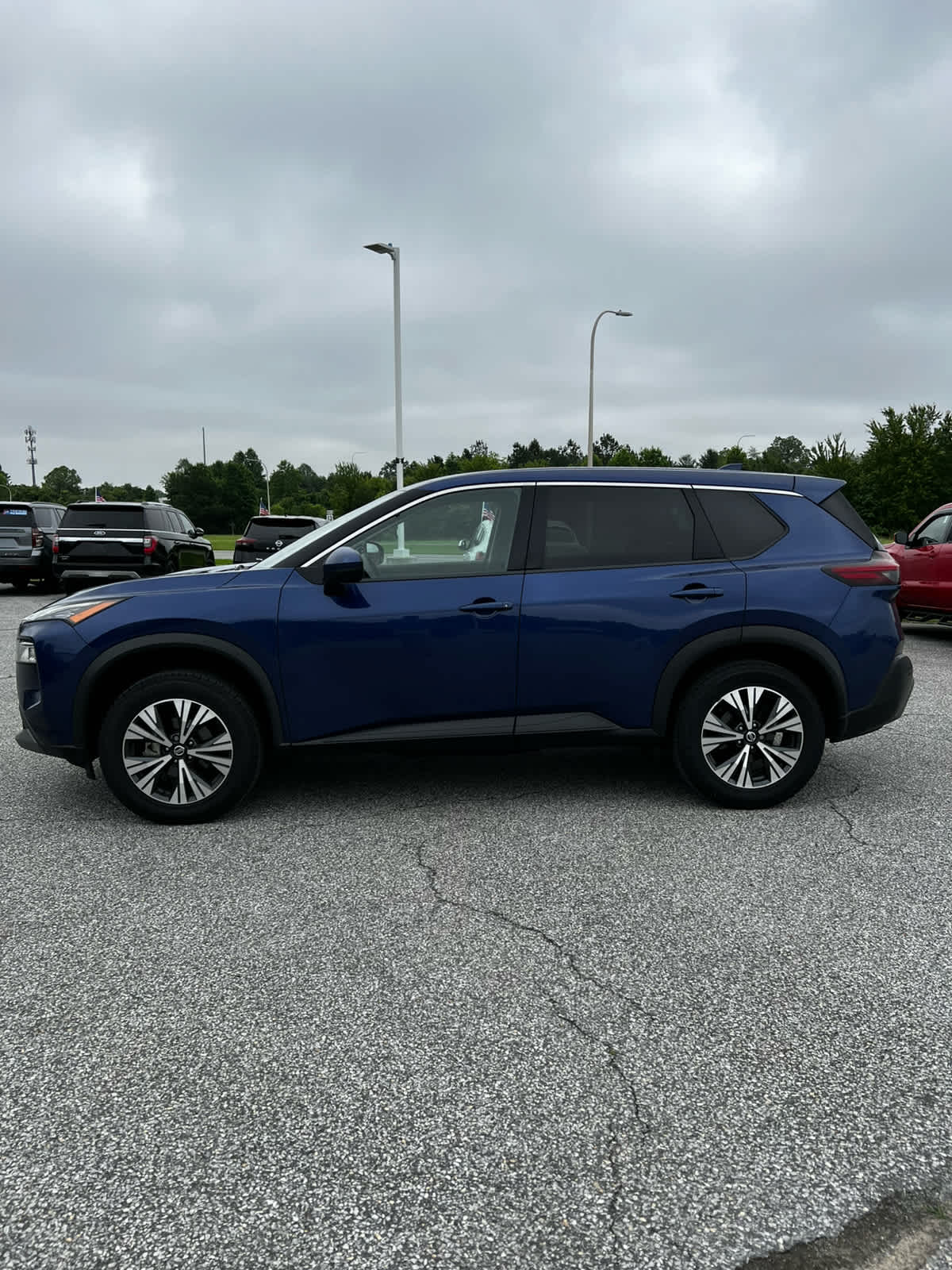 Used 2021 Nissan Rogue SV with VIN 5N1AT3BB8MC834836 for sale in Dover, DE