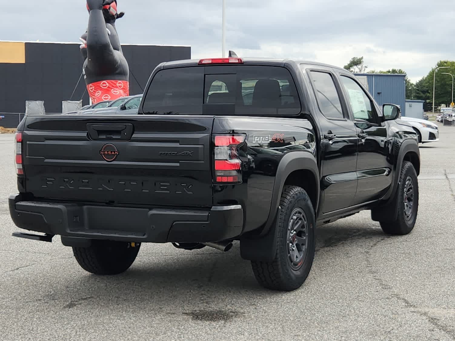 2025 Nissan Frontier PRO-4X Crew Cab photo 3