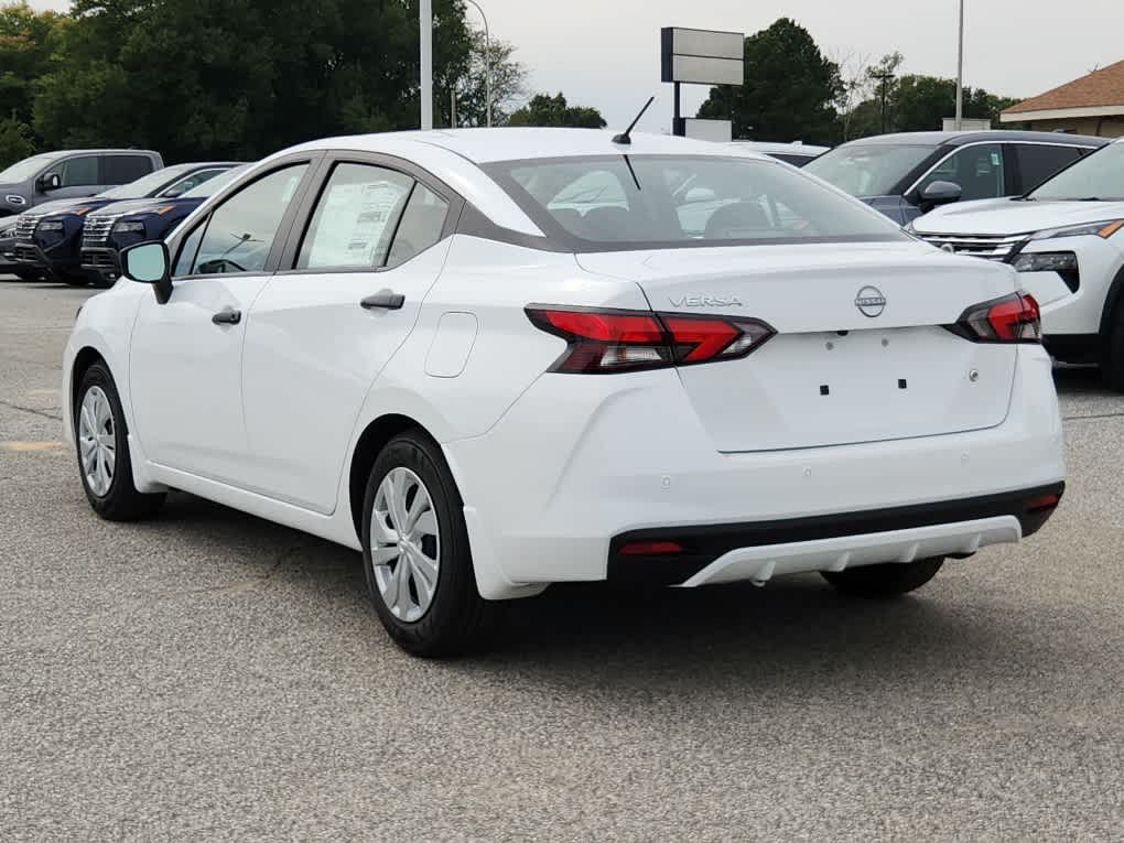 2025 Nissan Versa S photo 3