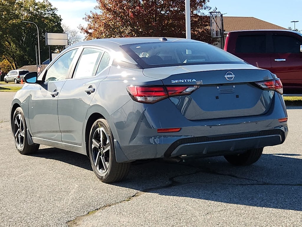 New 2025 Nissan Sentra SV CVT
