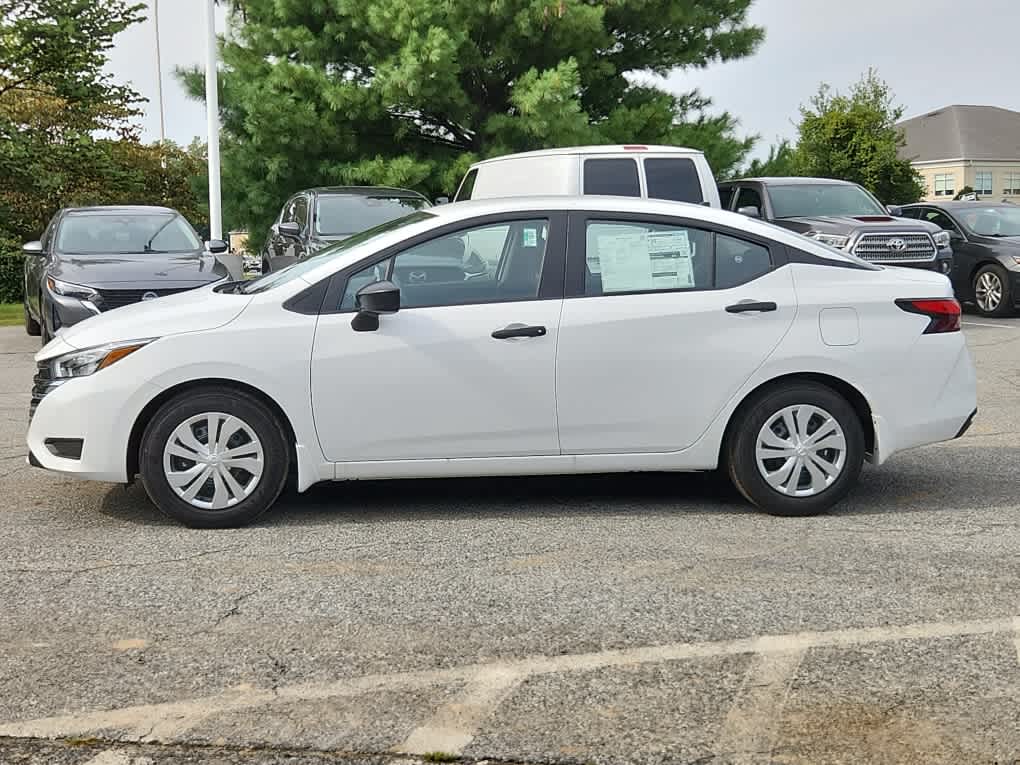2025 Nissan Versa S photo 2