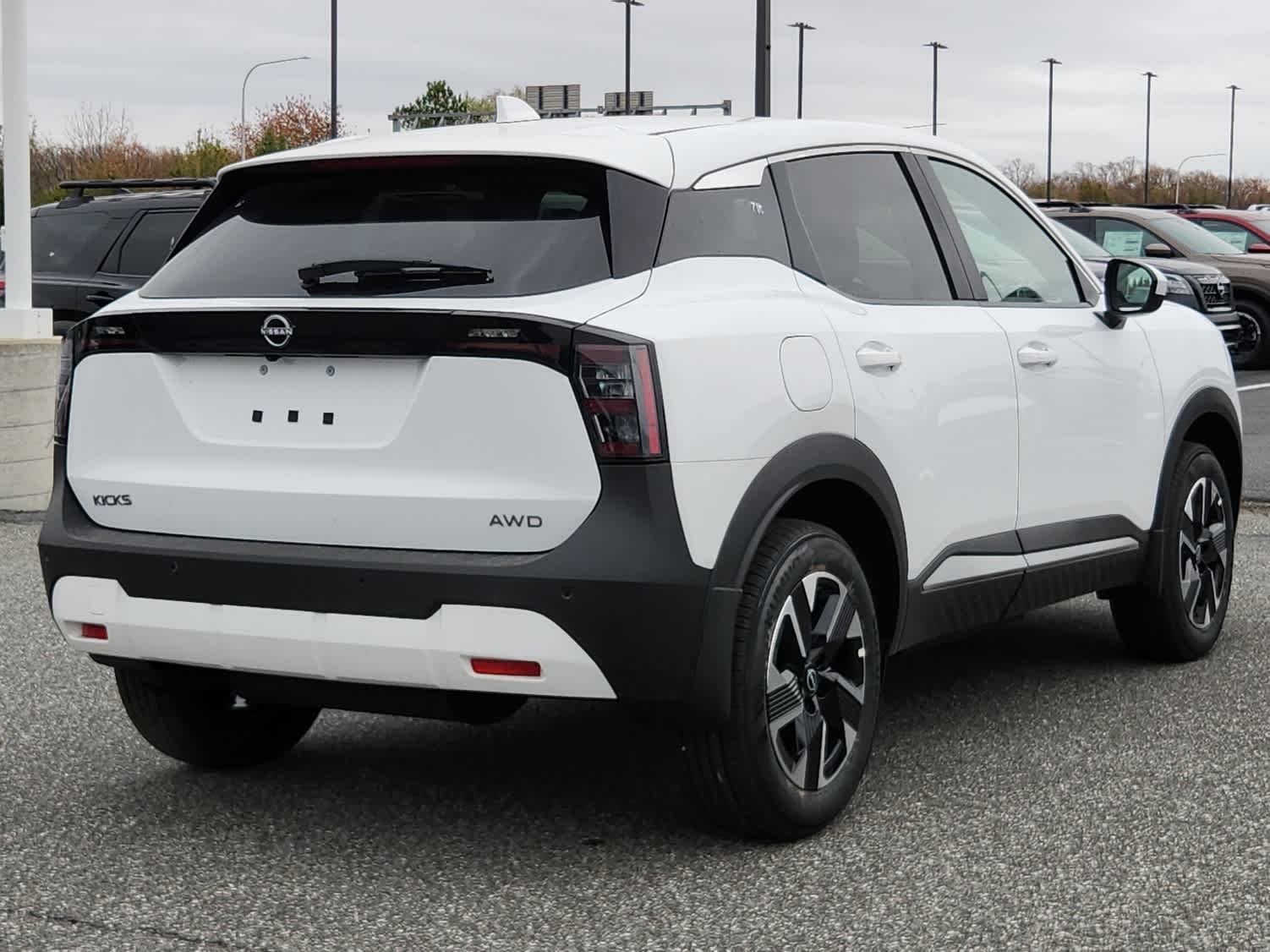 2025 Nissan Kicks SV photo 3
