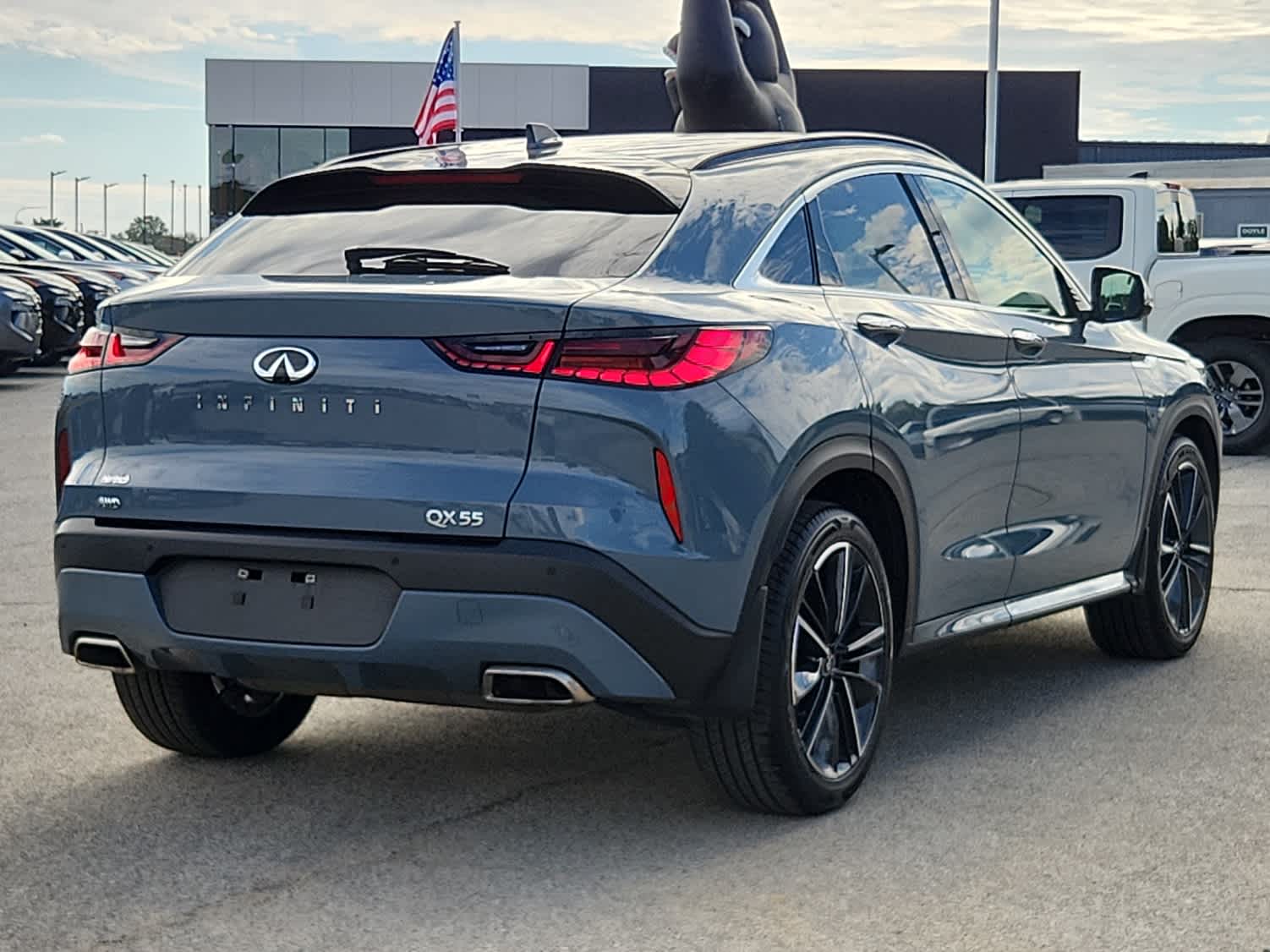 2023 Infiniti QX55 Essential photo 3