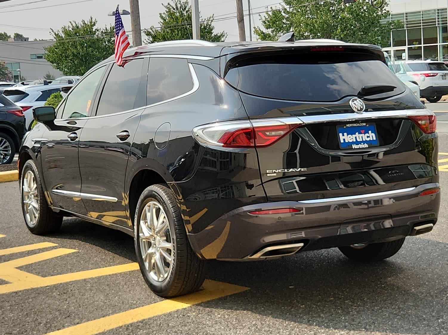 2022 Buick Enclave Essence photo 2
