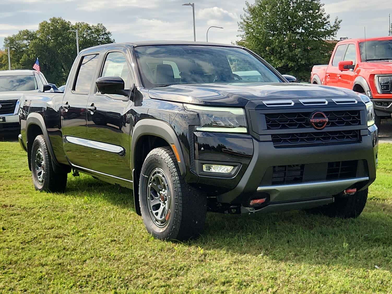 2026 Nissan Frontier Crew Cab PRO-4X photo 2