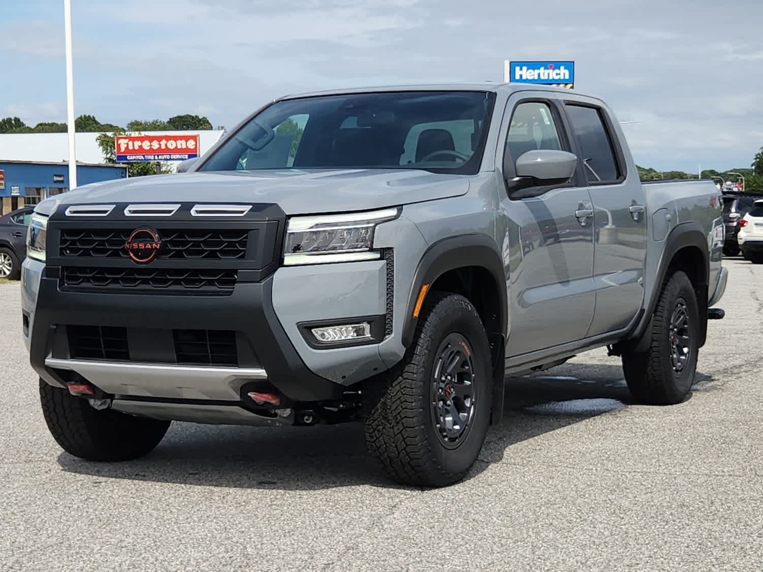 2025 Nissan Frontier PRO-4X's photo