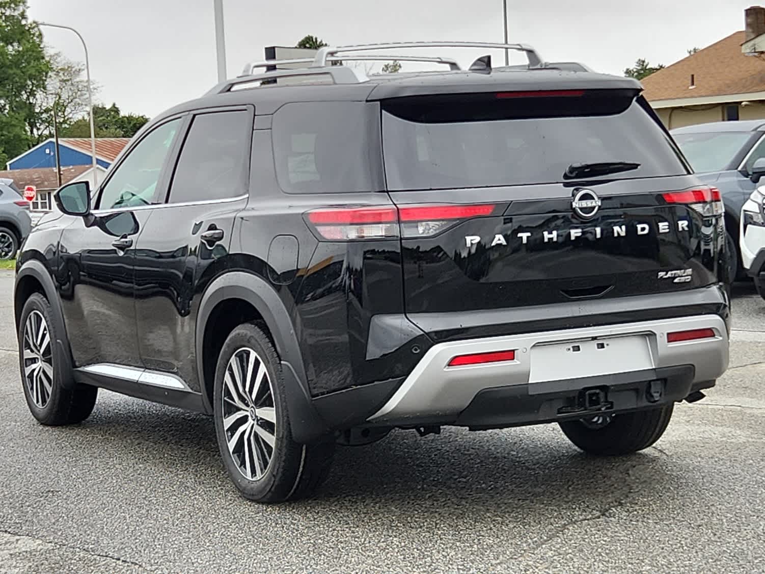 2025 Nissan Pathfinder Platinum photo 3