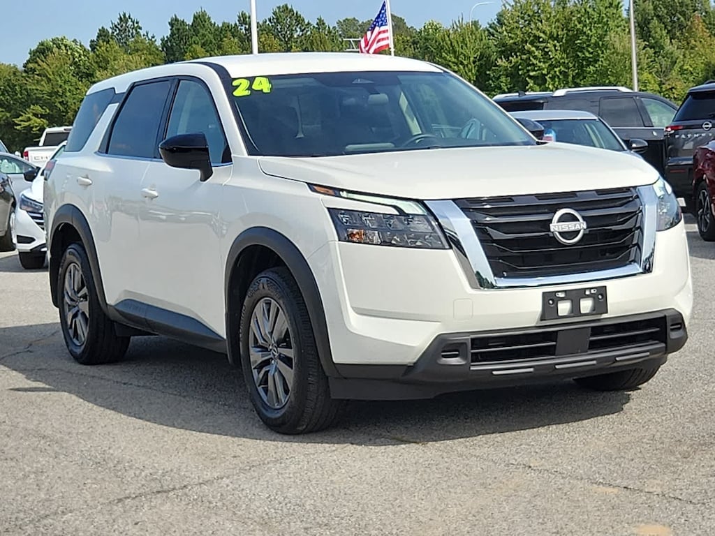 Used 2024 Nissan Pathfinder S SUV