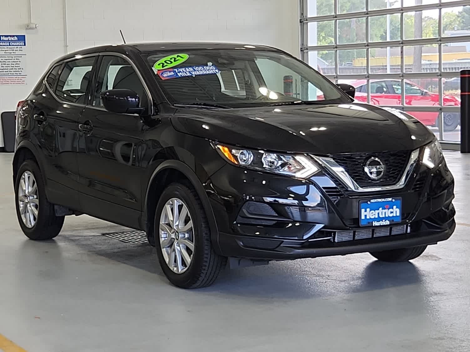 2021 Nissan Rogue Sport S photo 2