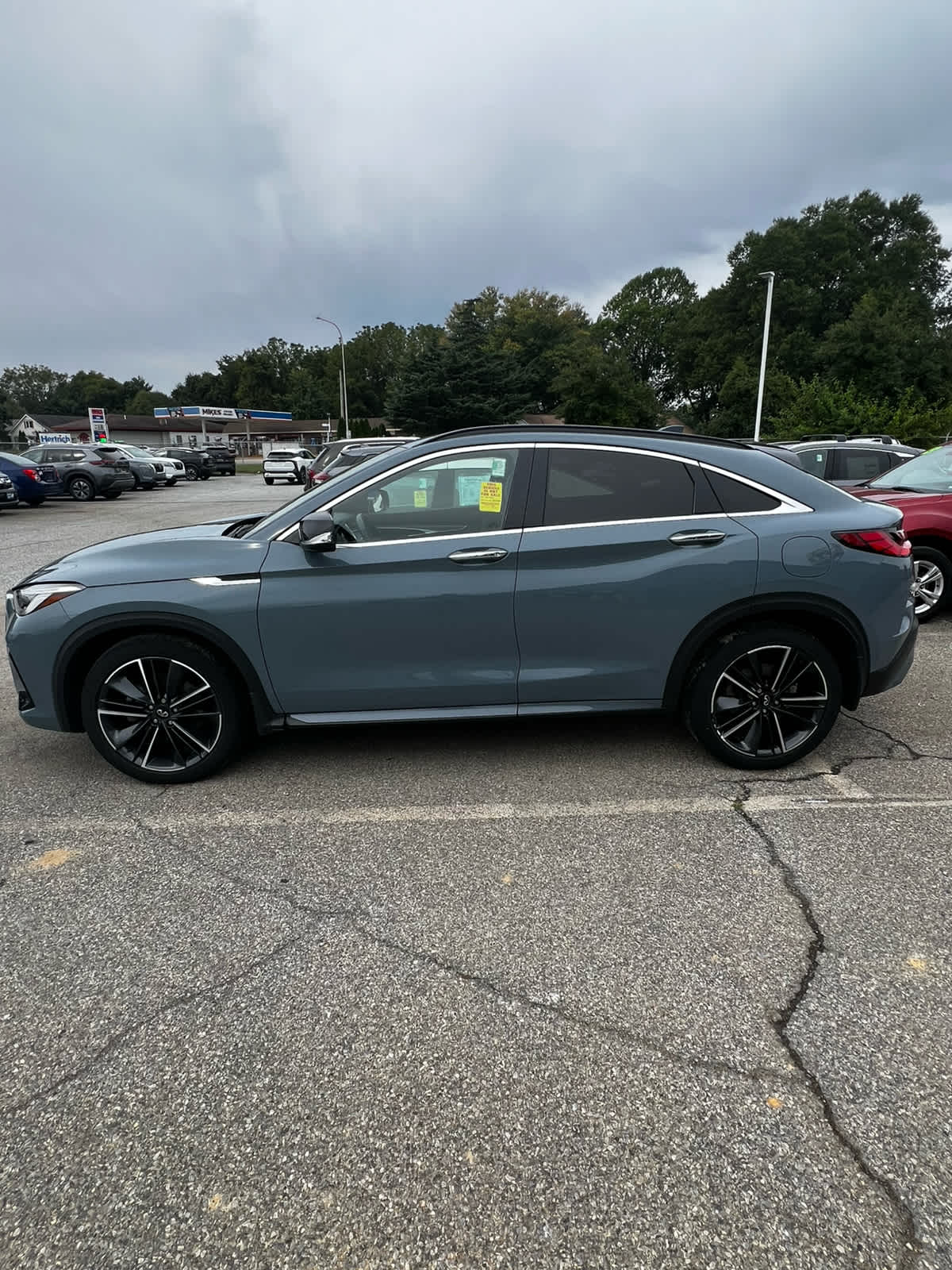 2023 Infiniti QX55 Essential photo 2