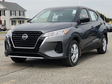 2025 Nissan Kicks Play S FWD