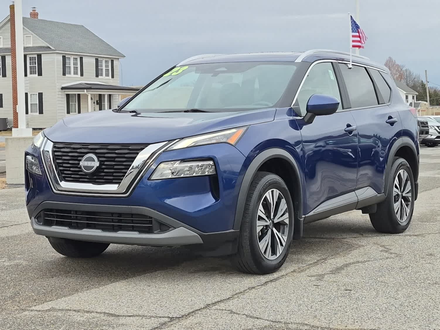 2023 Nissan Rogue SV's photo