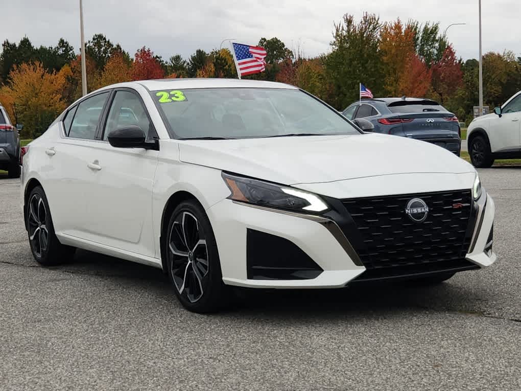 2023 Nissan Altima 2.5 SR photo 2