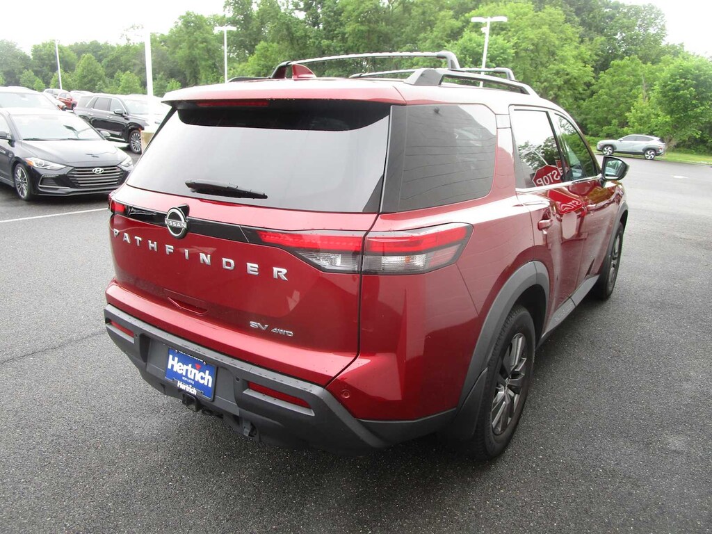 Used 2022 Nissan Pathfinder SV SUV